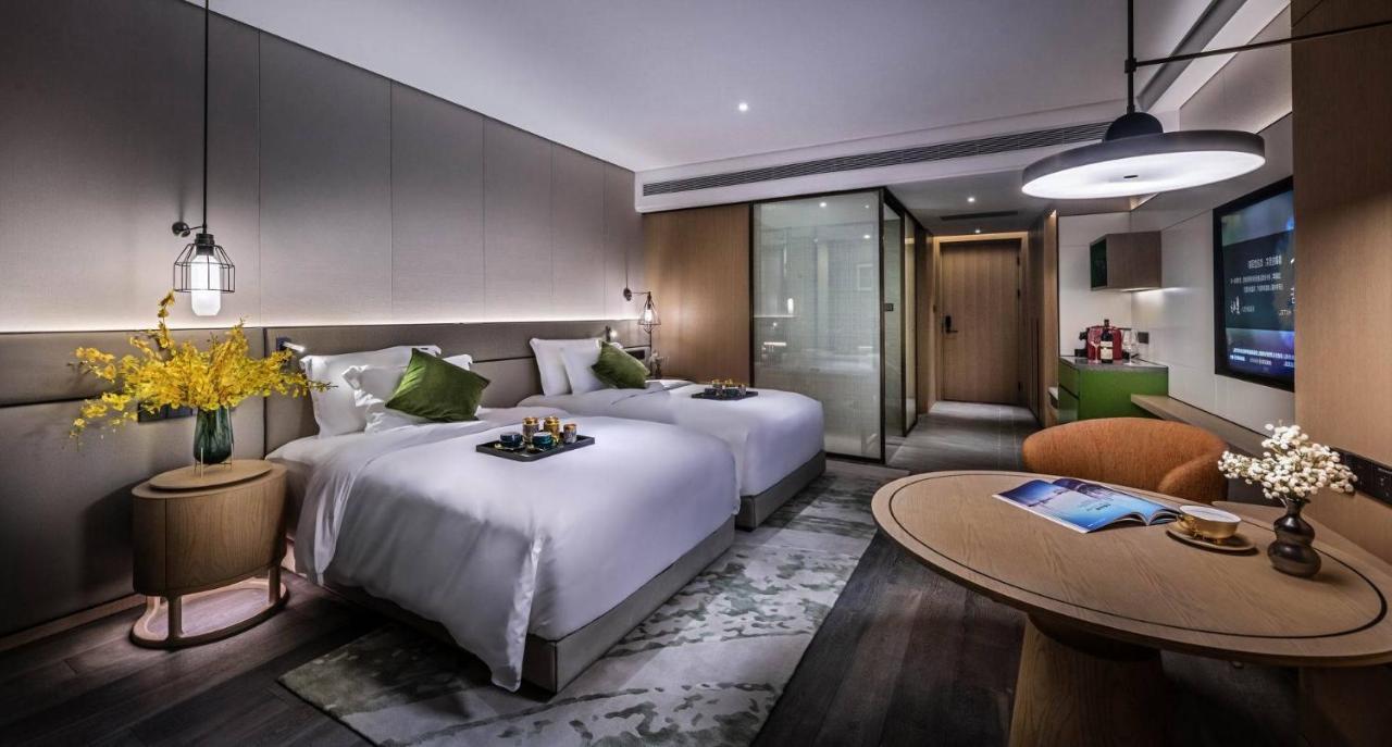 Guangzhou Elegant Hotel Exterior photo